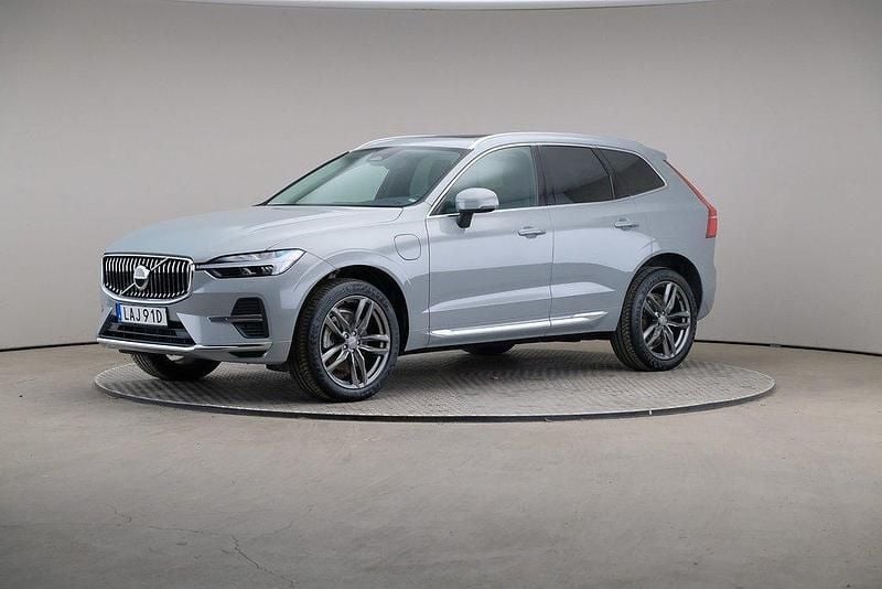 Grå Begagnad 2024 Volvo XC60 Core SUV | 479 000 kr (Bra pris) - Bild 1/4