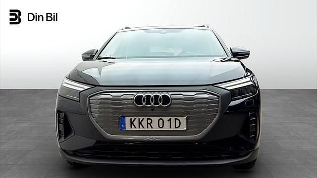Begagnad Audi Q4 e-tron Proline 150 kW (204 HK) 2022 Svart SUV
