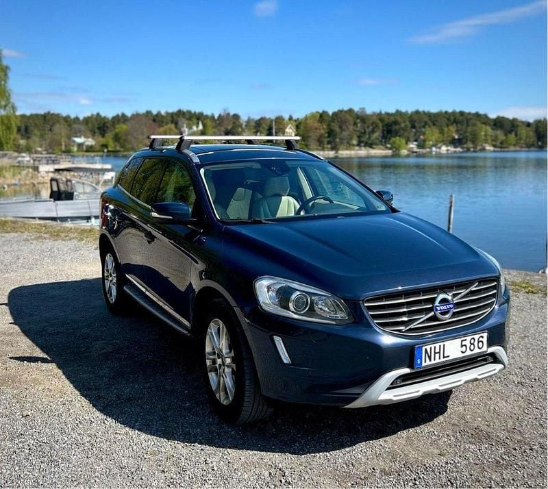 Blå Begagnad 2014 Volvo XC60 Summum SUV | 115 000 kr (Marknadspris) - Bild 1/4