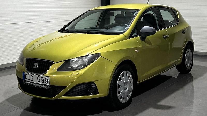 Ljusgrön Begagnad 2009 Seat Ibiza Reference Halvkombi | 44 900 kr (Marknadspris) - Bild 1/4