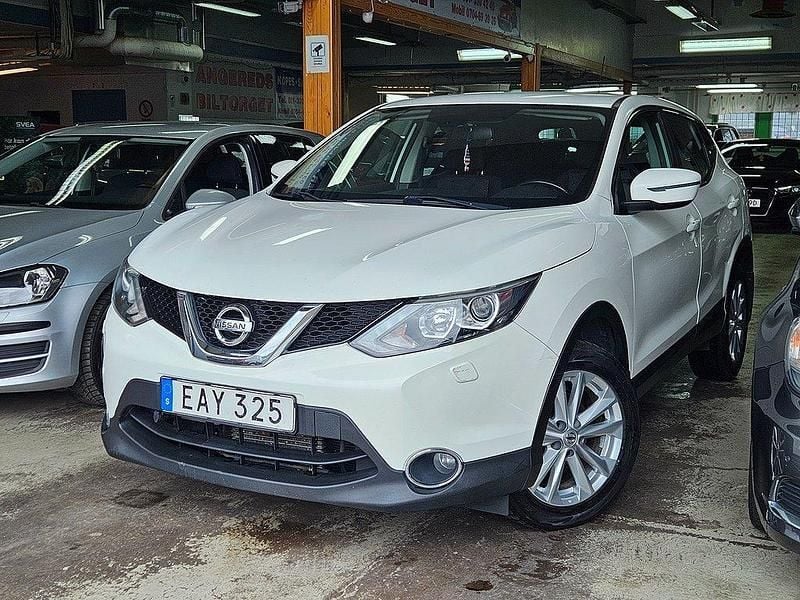 Vit Begagnad 2014 Nissan Qashqai SUV | 119 999 kr (Lite dyr) - Bild 1/4
