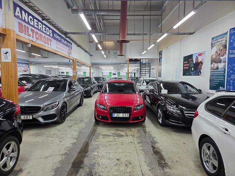 Begagnad Audi A4 Comfort 200 HK (147 kW) 2007 Röd Kombi