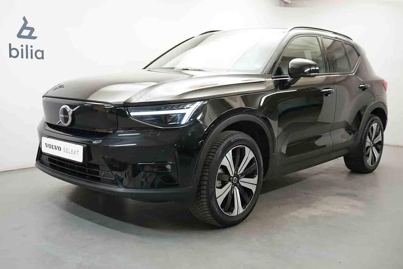 Begagnad Volvo XC40 Single Motor 175 kW (238 HK) 2023 Svart SUV