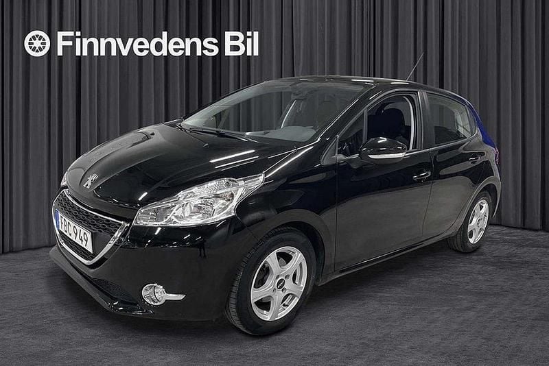 Svart Begagnad 2015 Peugeot 208 S Halvkombi | 59 000 kr (Marknadspris) - Bild 1/4
