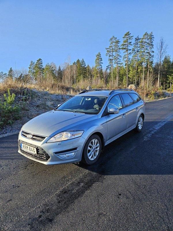 Grå Begagnad 2011 Ford Mondeo Trend Kombi | 35 000 kr (Superpris) - Bild 1/4