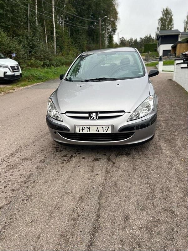 Begagnad 2002 Peugeot 307 Halvkombi | 22 000 kr - Bild 1/4