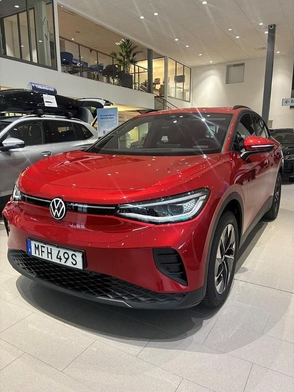 Mörkröd (kings red metallic ) Ny 2025 VW ID.4 Pro SUV | 630 000 kr - Bild 1/4