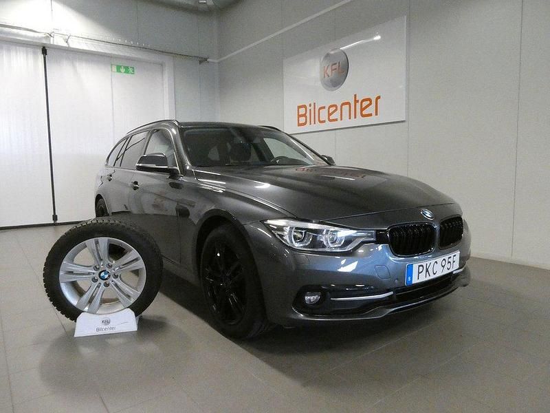 Grå Begagnad 2019 BMW 320 Sport Line Kombi | 219 900 kr (Bra pris) - Bild 1/3