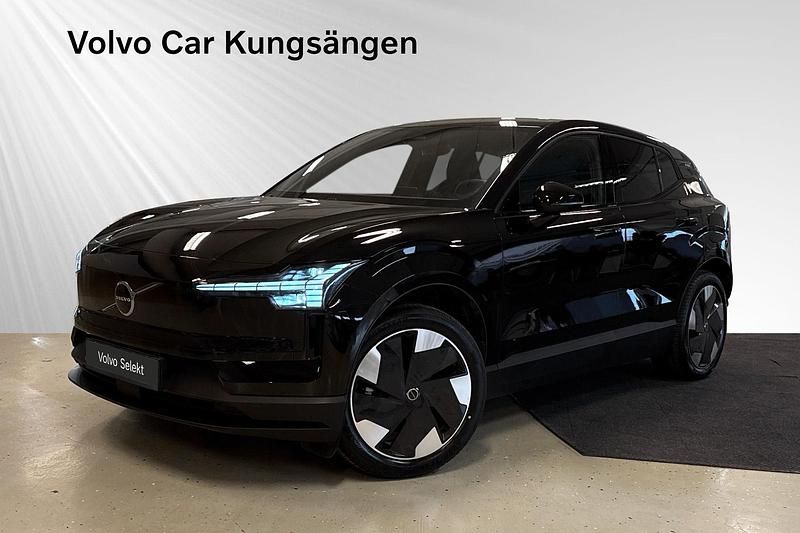 Svart Begagnad 2024 Volvo EX30 Single Motor Extended Range SUV | 349 900 kr (Marknadspris) - Bild 1/3