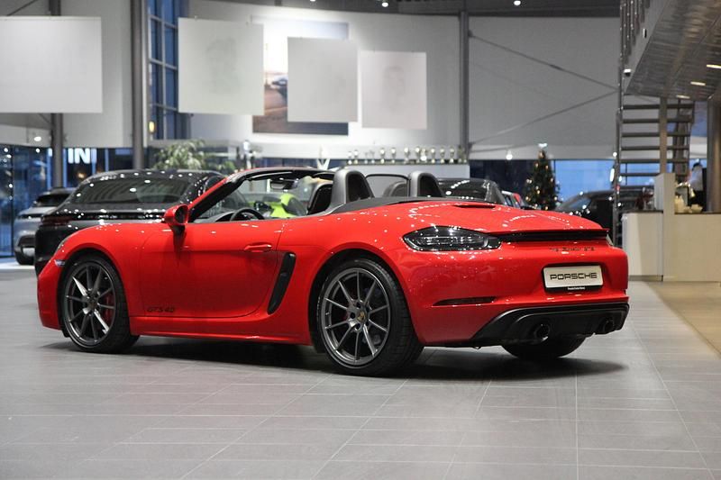 Röd Begagnad 2020 Porsche 718 Boxster GTS Cab | 949 000 kr - Bild 1/4