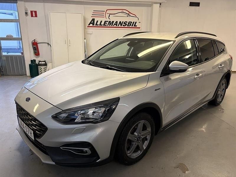 Grå Begagnad 2022 Ford Focus ST-Line Kombi | 169 900 kr (Bra pris) - Bild 1/4