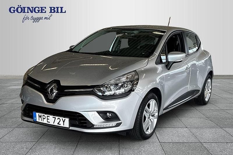 Silver Begagnad 2019 Renault Clio IV Zen Halvkombi | 149 000 kr (Dyr) - Bild 1/3