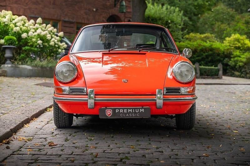 Begagnad Porsche 911 110 HK (80 kW) 1968 Orange