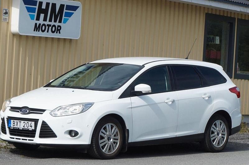Vit Begagnad 2014 Ford Focus Trend Kombi | 79 000 kr (Dyr) - Bild 1/4