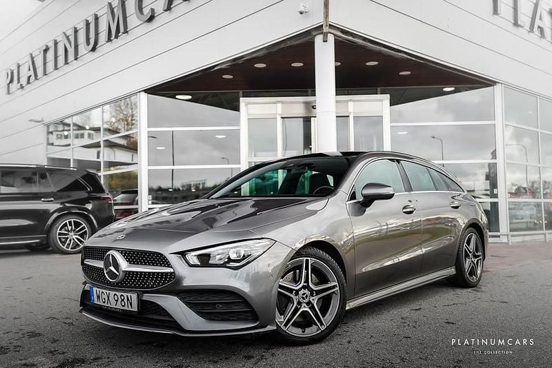 Mörkgrå (bergsgrå) Begagnad 2020 Mercedes CLA200 Shooting Brake AMG Kombi | 279 000 kr (Marknadspris) - Bild 1/4