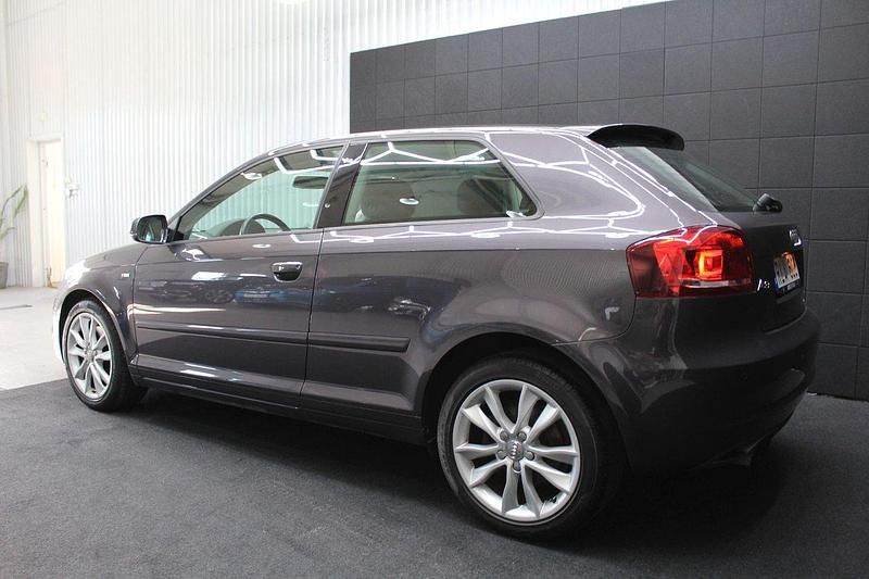 Begagnad Audi A3 S-Line 200 HK (147 kW) 2012 Grå Halvkombi