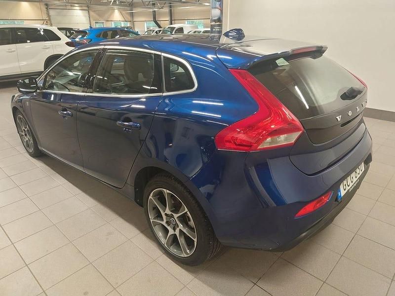 Begagnad Volvo V40 Ocean Race 120 HK (88 kW) 2015 Blå Kombi