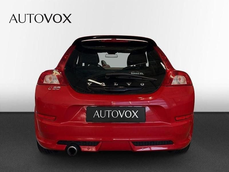 Begagnad Volvo C30 R-Design Momentum 146 HK (107 kW) 2012 Röd Halvkombi
