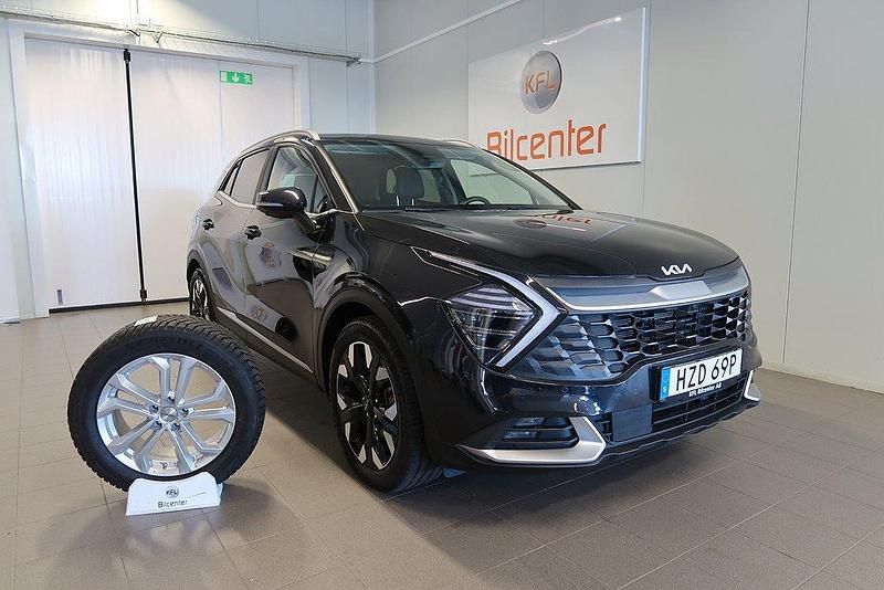 Svart Begagnad 2022 Kia Sportage Advance SUV | 369 900 kr (Marknadspris) - Bild 1/3