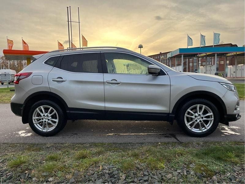 Silver Begagnad 2019 Nissan Qashqai SUV | 134 000 kr (Bra pris) - Bild 1/4