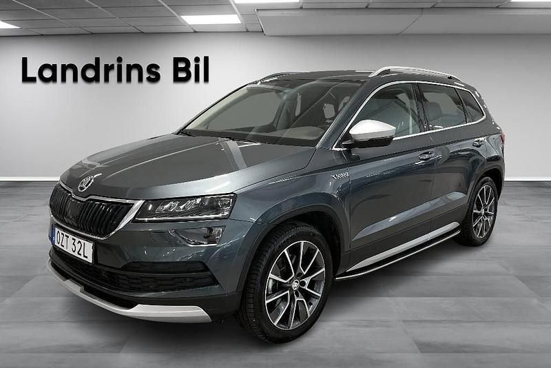 Grå Begagnad 2019 Skoda Karoq SUV | 279 900 kr (Lite dyr) - Bild 1/4