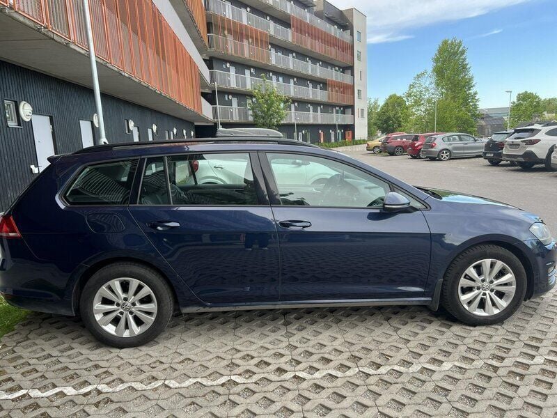 Blå Begagnad 2014 VW Golf VII Kombi | 110 000 kr (Bra pris) - Bild 1/4