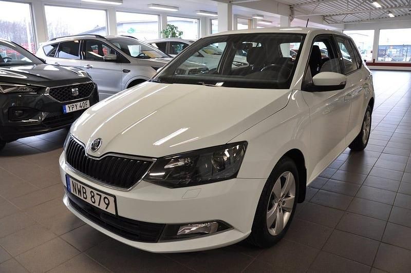 Begagnad Skoda Fabia Style 90 HK (66 kW) 2016 Vit Halvkombi