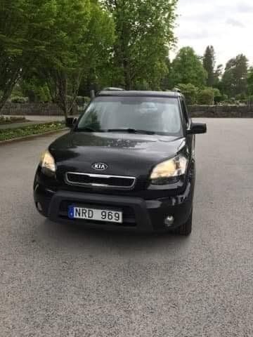 Svart Begagnad 2009 Kia Soul 4 SUV | 50 000 kr (Marknadspris) - Bild 1/4