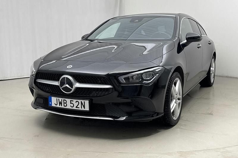 Svart Begagnad 2023 Mercedes CLA250 Shooting Brake Progressive Kombi | 339 000 kr (Bra pris) - Bild 1/4