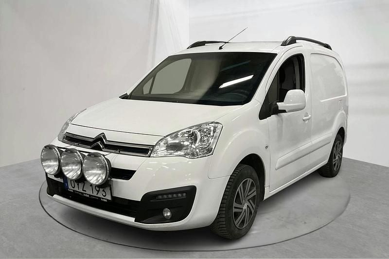 Vit Begagnad 2017 Citroën Berlingo | 72 000 kr (Marknadspris) - Bild 1/4