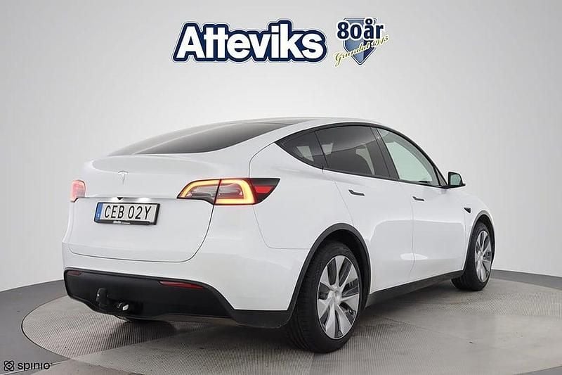 Begagnad Tesla Model Y Standard Range 250 kW (340 HK) 2022 Vit SUV