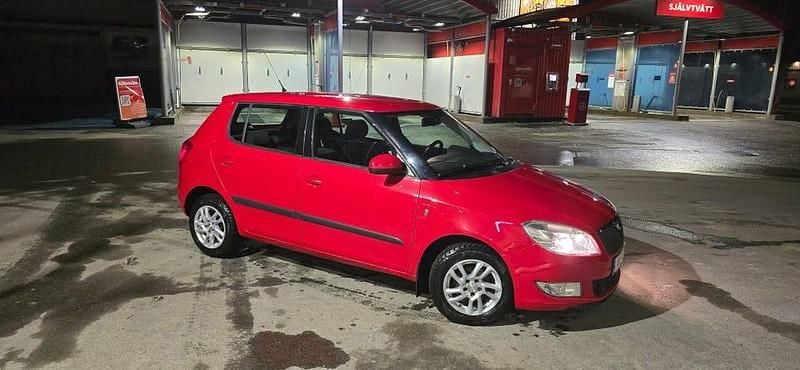 Begagnad 2011 Skoda Fabia Halvkombi | 37 000 kr (Marknadspris) - Bild 1/4