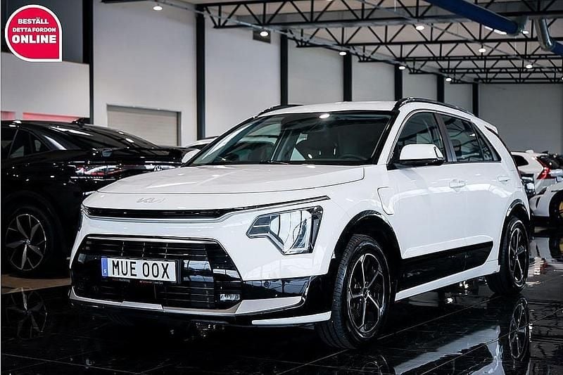 Vit Begagnad 2022 Kia Niro Advance SUV | 259 500 kr (Bra pris) - Bild 1/4