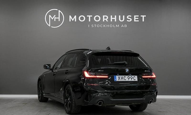 Begagnad BMW 330e M Sport 184 HK (135 kW) 2020 Svart Kombi