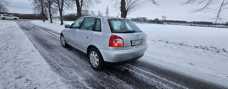 Begagnad Audi A3 Attraction 102 HK (75 kW) 2000 Silver Halvkombi
