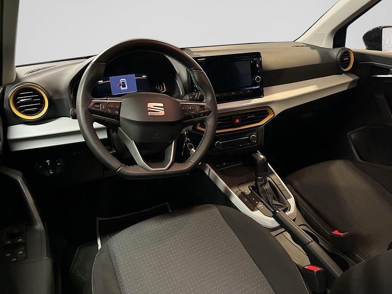 Begagnad Seat Arona 112 HK (82 kW) 2023 Svart SUV