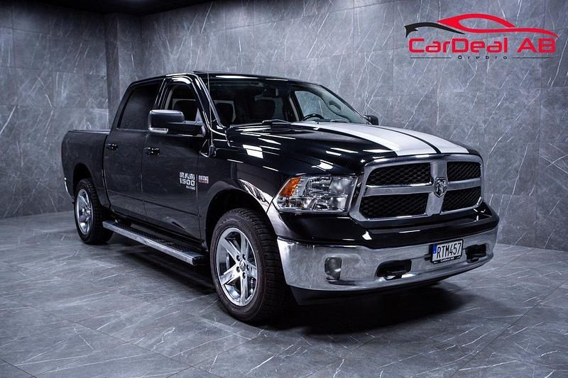 Svart Begagnad 2019 Dodge Ram Pickup | 379 800 kr - Bild 1/4