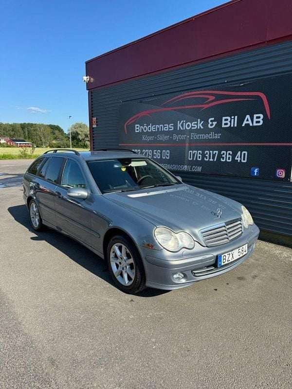Grå Begagnad 2006 Mercedes C180 Classic Kombi | 23 000 kr (Bra pris) - Bild 1/4