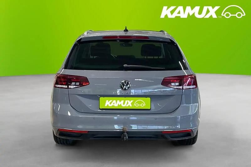 Begagnad VW Passat 150 HK (110 kW) 2023 Silver/grå Kombi