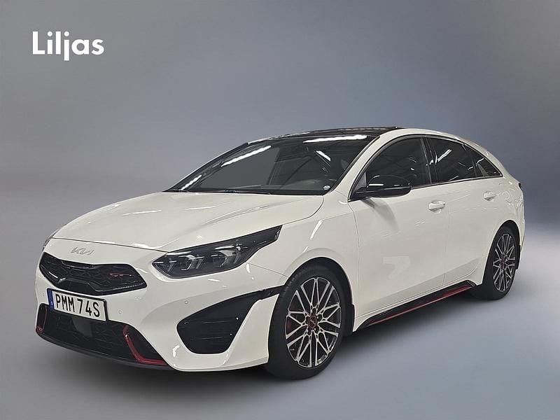 Vit Begagnad 2022 Kia ProCeed GT GT Halvkombi | 299 000 kr - Bild 1/4