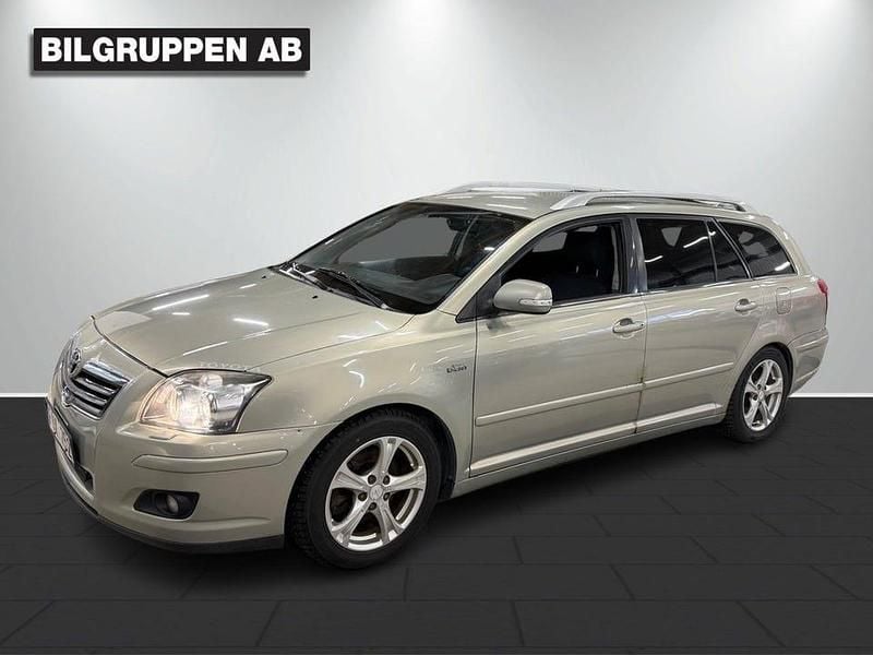 Grön Begagnad 2007 Toyota Avensis Kombi | 36 900 kr (Marknadspris) - Bild 1/4