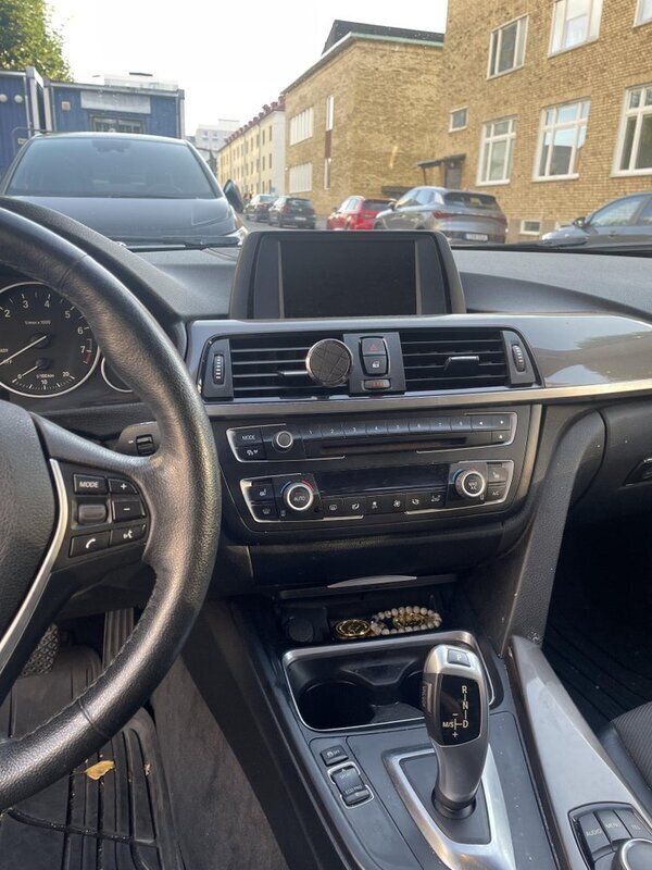 Grå Begagnad 2014 BMW 320 Kombi | 69 000 kr - Bild 1/4