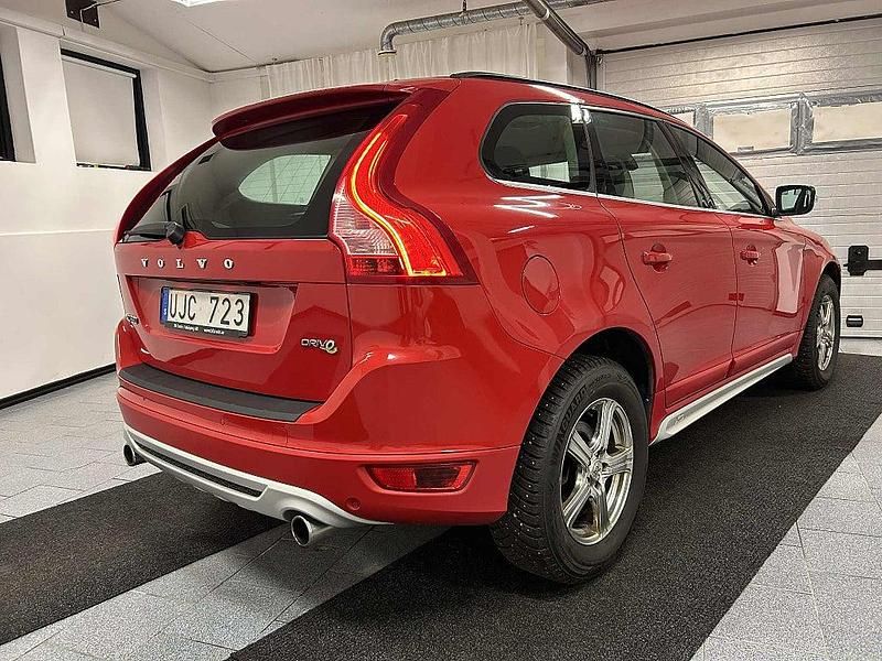 Begagnad Volvo XC60 R-Design 163 HK (119 kW) 2010 Röd SUV