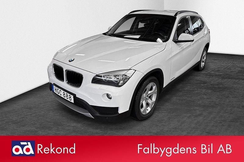 Vit Begagnad 2013 BMW X1 SUV | 94 000 kr (Marknadspris) - Bild 1/4