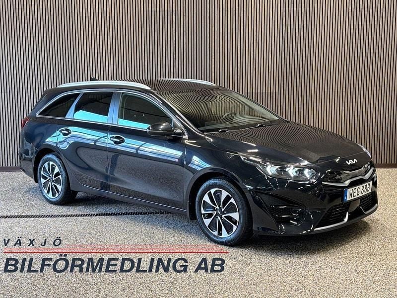 Svart (svartmetallic) Begagnad 2021 Kia Ceed Sportswagon Advance Kombi | 239 000 kr (Marknadspris) - Bild 1/4