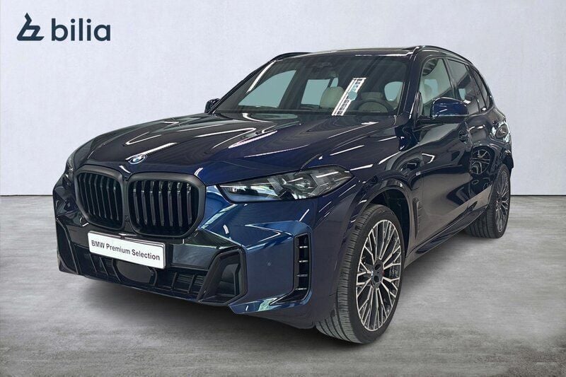 Blå (tanzanite blå metallic) Begagnad 2025 BMW X5 M Sport SUV | 1 149 900 kr (Dyr) - Bild 1/4