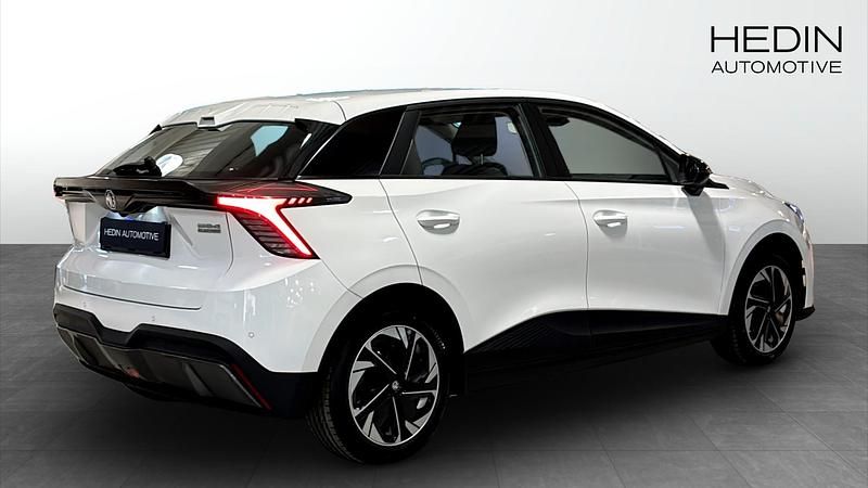 Begagnad MG MG4 EV 125 kW (170 HK) 2024 Vit Halvkombi
