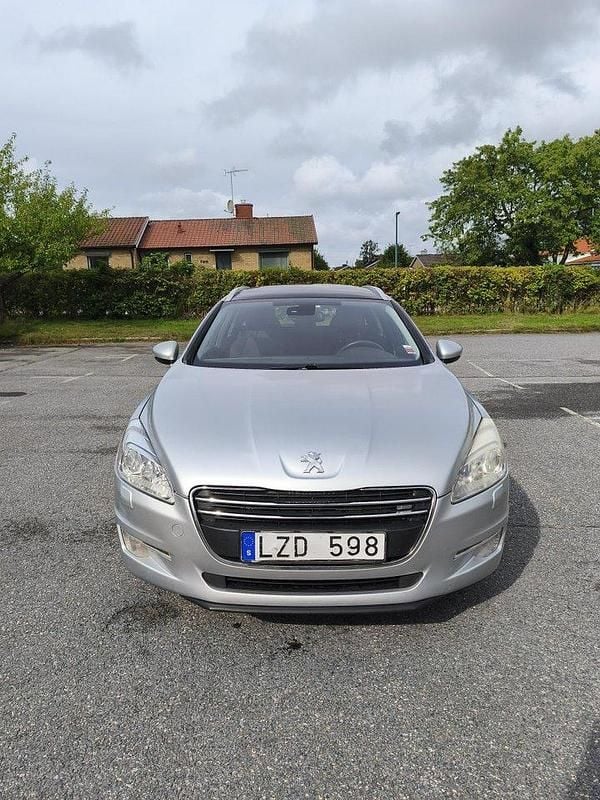 Grå Begagnad 2011 Peugeot 508 Kombi | 39 000 kr (Marknadspris) - Bild 1/4
