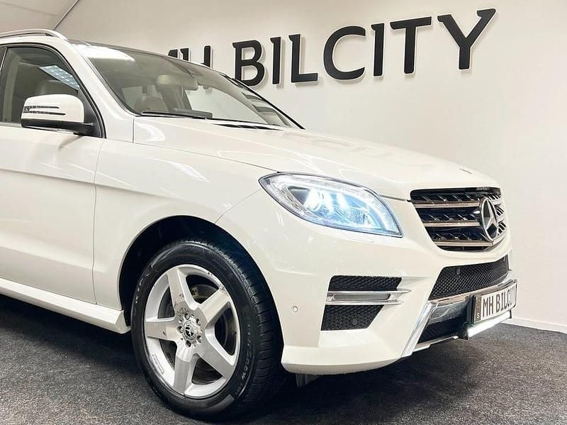 Begagnad Mercedes ML350 AMG line 258 HK (189 kW) 2012 Vit SUV