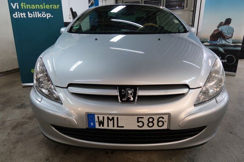 Ljusgrå (grå) Begagnad 2005 Peugeot 307 CC Cab | 39 900 kr (Marknadspris) - Bild 1/4